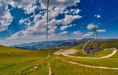 Acara bölgesinde, Gürcistan - 08 Ağustos 2017: mutlu turist sürme 