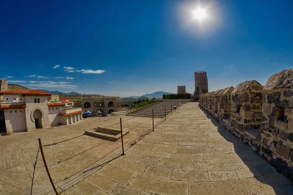 Famoso complesso ristrutturato del Castello di Rabati con soleggiato clima estivo — Foto Stock