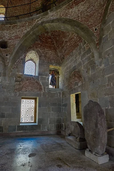 Rabati castle, georgien - 08 august 2017: leerer innenraum von mosqu — Stockfoto