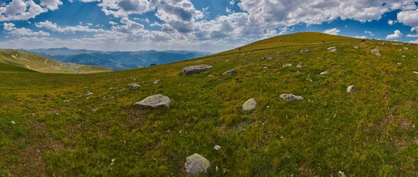 Грузия высоко в горах пейзажная панорама — стоковое фото