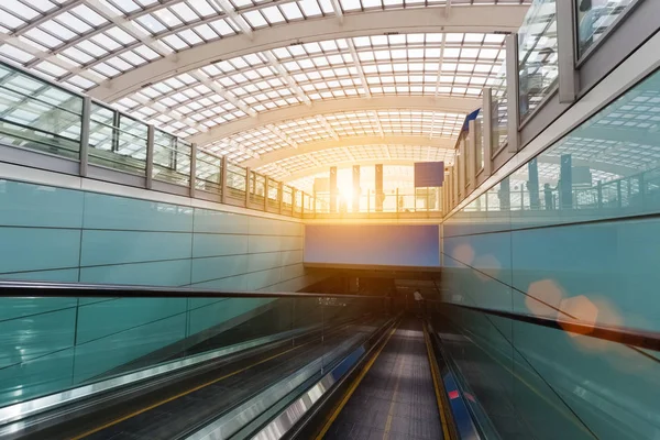 Escalator within the airport — Stock Photo, Image