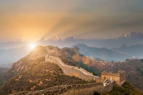 Die große Mauer im Sonnenuntergang — Stockfoto