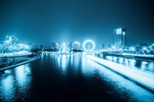 Річка Тяньцзінь вночі — стокове фото