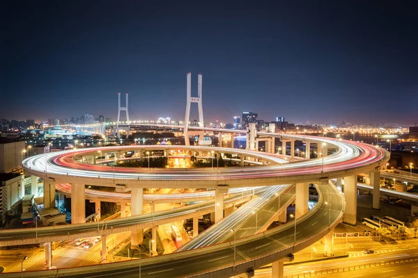 Shanghai Nanpubrug brug bij nacht — Stockfoto
