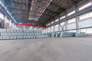 Endüstriyel bitmiş ürünler ambar