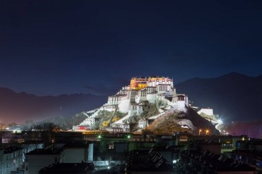 potala Sarayı gece