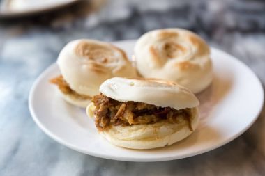 Marine et pişmiş topuz