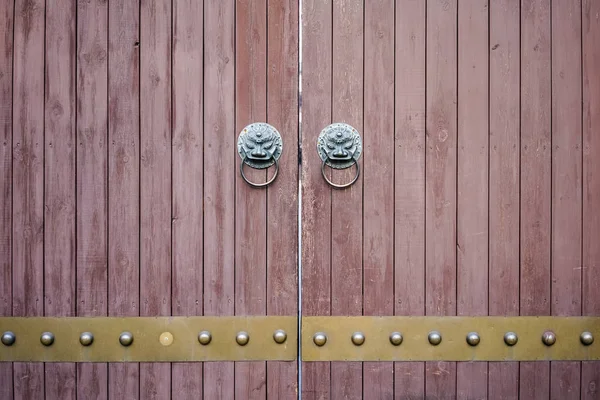 Cinese tradizionale porta in legno — Foto Stock