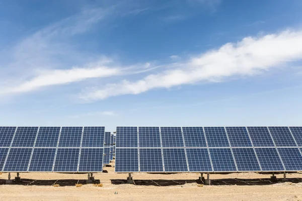 Energía solar en el desierto de Gobi — Foto de Stock