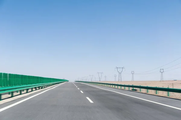 Autostrada sul deserto di gobi — Foto Stock