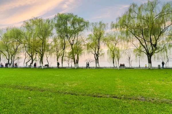 杭州の湖畔の風景 — ストック写真