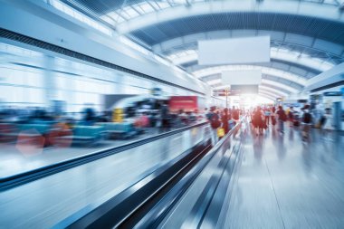Havaalanı terminal içinde