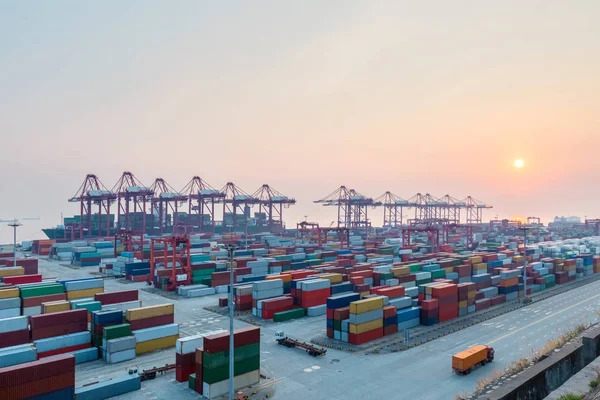 bağlantı noktası gece karanlığında Şanghay