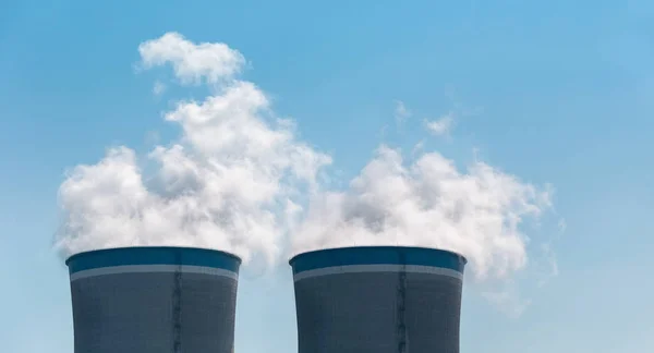 Primer plano de la torre de refrigeración — Foto de Stock