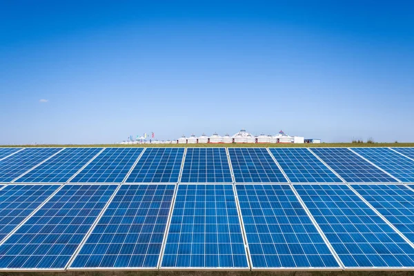 Solar energy panel on prairie — Stock Photo, Image