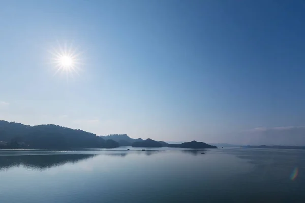 Hangzhou ezer sziget tó táj — Stock Fotó