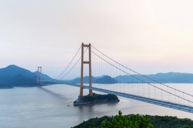 Zhoushan xihoumen köprü alacakaranlıkta
