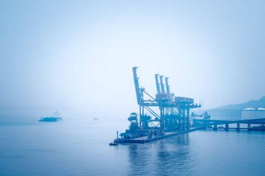 gemi boşaltma cevheri terminal üzerindeki