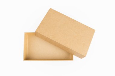 boş kraft kağıt kutusu izole