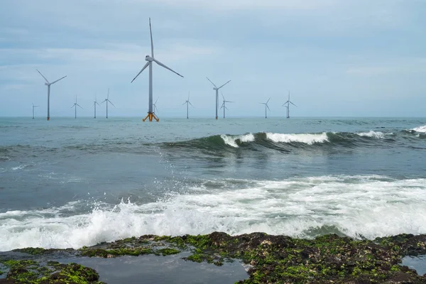 Exploração eólica offshore — Fotografia de Stock