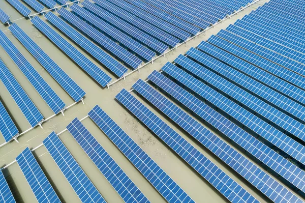 Solkraftverk från ovan — Stockfoto