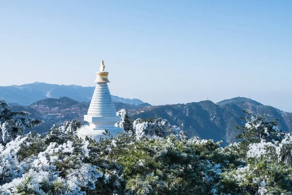 White pagoda in mount lushan — Stock Photo, Image