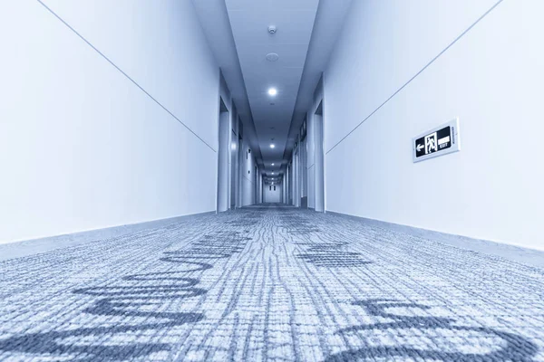 Hallway in hotel and carpet — Stock Photo, Image