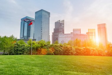 kentsel yeşil alan park alacakaranlıkta