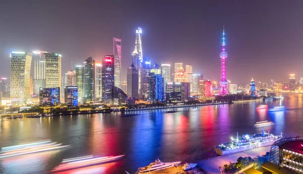 Shanghai Skyline bei Nacht — Stockfoto