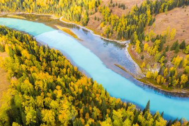 Xinjiang sonbahar manzarası, Eylül ve Ekim Kanas 'ın en güzel mevsimleridir.