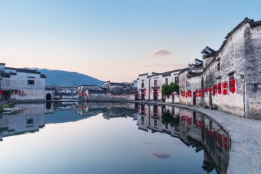 Gündoğumunda güzel antik köyler, sessiz Hongcun kasabası, güney anhui, Çin