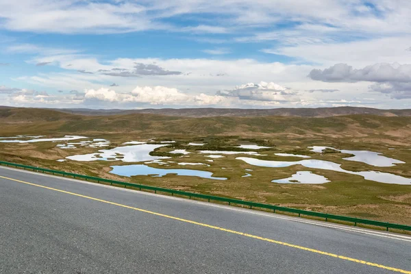 Weg Waterbronnen Behoud Land Outdoor Achtergrond Maduo Provincie Qinghai Provincie — Stockfoto