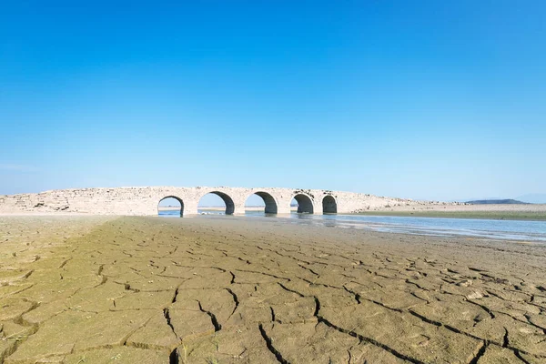 Starověký Kamenný Obloukový Most Proti Modré Obloze Okres Hukou Provincie — Stock fotografie