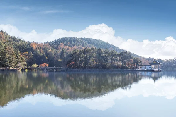 Lushan Montanha Outono Paisagem Lago Famoso Resort Turístico China — Fotografia de Stock