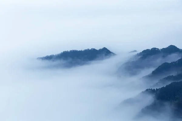 Mistig Landschap Van Berg Een Beroemde Toeristische Bestemming China — Stockfoto