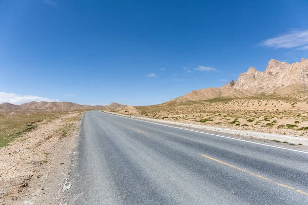 Road Wilderness Qinghai China — стоковое фото