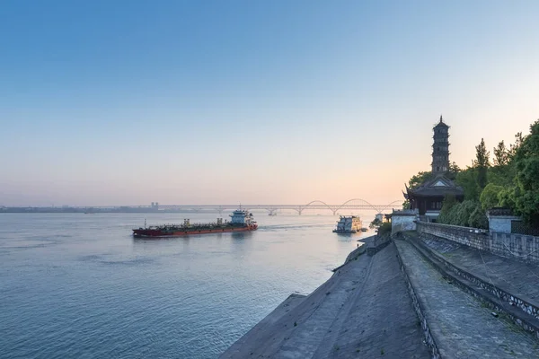 Paesaggio Del Fiume Yangtze Nella Mattina Presto Antica Torre Mattoni — Foto Stock