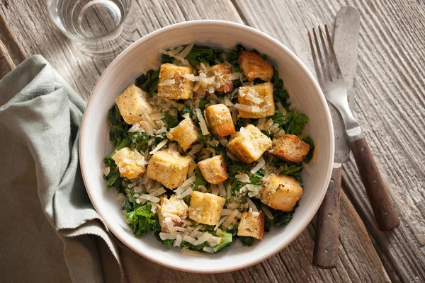 Warme boerenkool Caesar met Tofu — Stockfoto