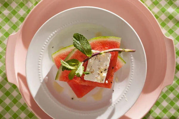 Gesneden van watermeloen met Feta en munt — Stockfoto