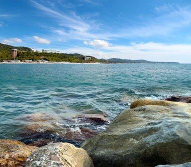 vahşi kayalık plaj