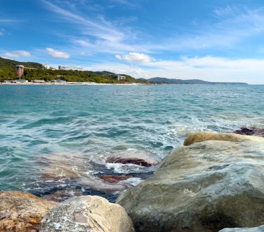 vahşi kayalık plaj