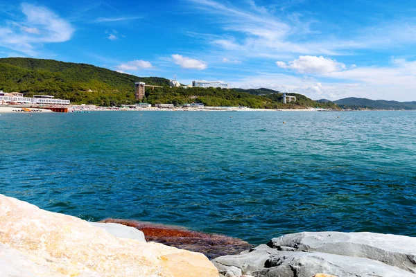 vahşi kayalık plaj