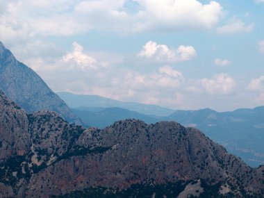 Antalya yakınlarındaki Tyunektepe Dağı ve Teleferik teleferik teleferiği