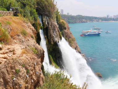 Antalya Lara İkamet Alanındaki Duden Şelalesi Su Akımı Türkiye