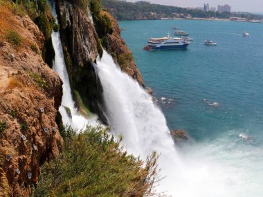 Antalya Lara İkamet Alanındaki Duden Şelalesi Su Akımı Türkiye
