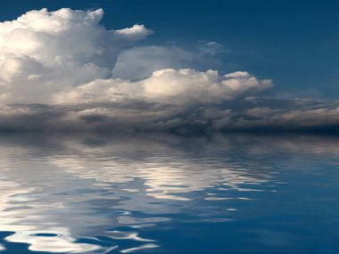 Deniz yüzeyindeki bulutlu bir gökyüzünün yansıması.