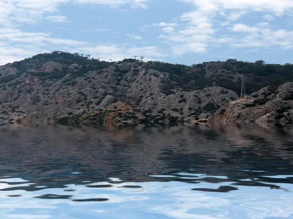 Reflet Une Chaîne Haute Montagne Dans Eau Mer Calme — Photo