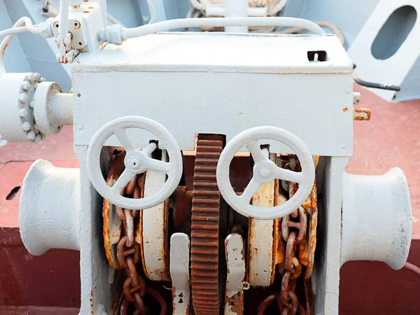 Ketting Katrol Van Inrichting Voor Het Parkeren Van Het Schip — Stockfoto