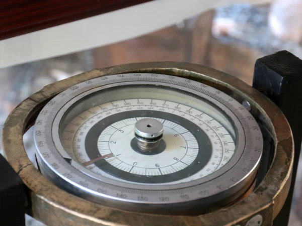 Vintage Schip Kompas Navigatie Een Apparaat Voor Het Bepalen Van — Stockfoto