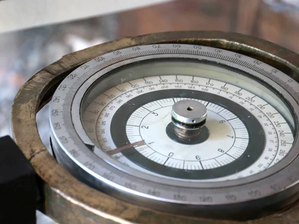 Vintage Ship Compass Navigational Device Determining Coordinates Path — Stock Photo, Image